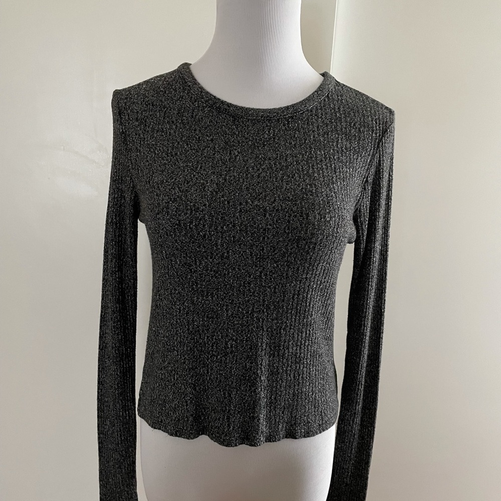 Brandy Melville Knit Long-Sleeve Shirt